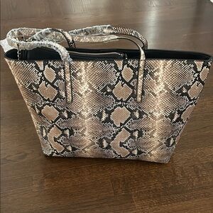 Stylish Snake Print Tote Bag